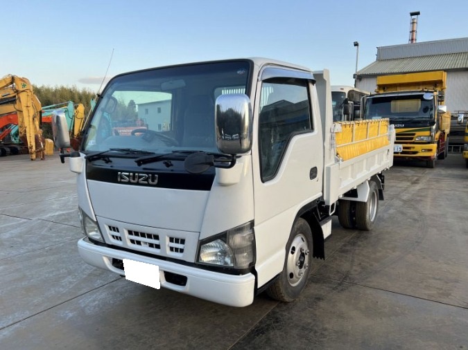 Truck 2006 Dump ISUZU 2t NKR81