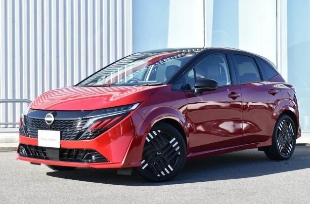 Nissan Aura