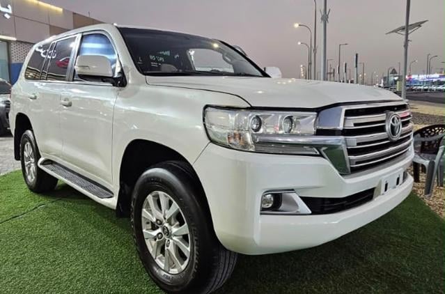 2018 TOYOTA LAND CRUISER DIESEL V8 PERFECT CONDITION