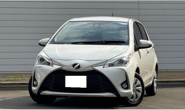 TOYOTA VITZ 2019