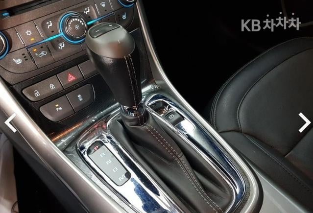2016 CHEVROLET MALIBU thumbnail 1
