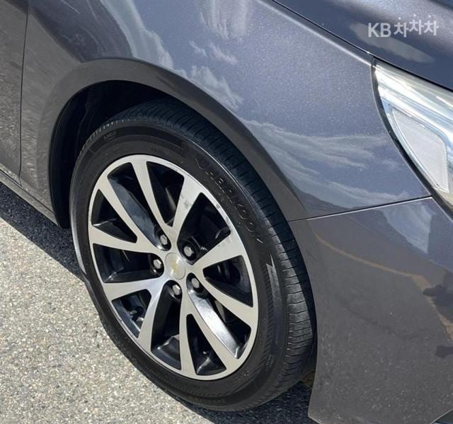 2016 CHEVROLET MALIBU thumbnail 3
