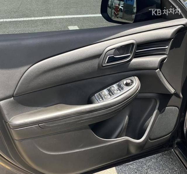 2016 CHEVROLET MALIBU thumbnail 7