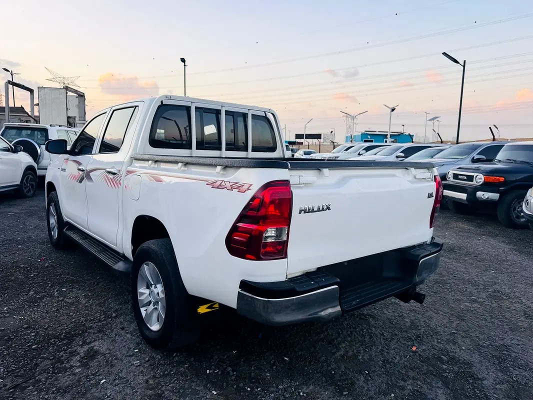 Toyota Hilux 2016 thumbnail 5