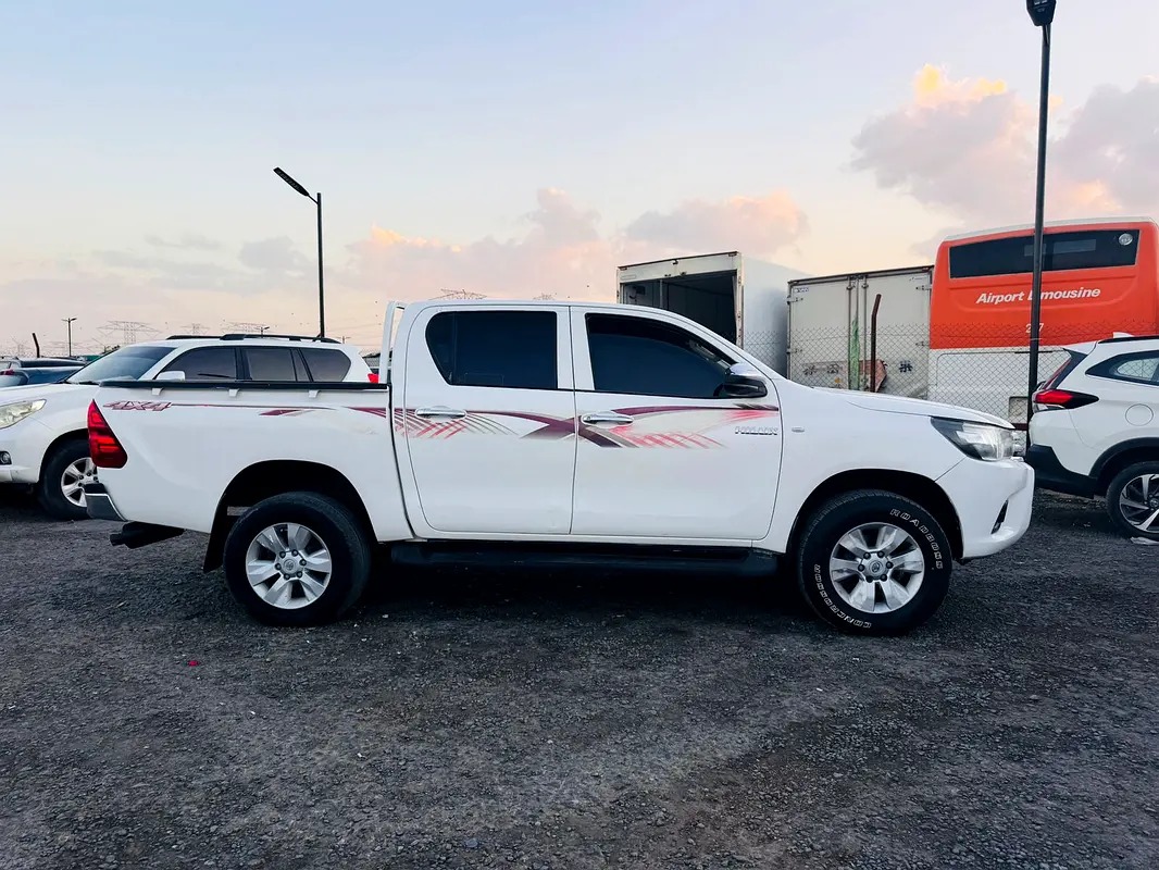 Toyota Hilux 2016 thumbnail 9