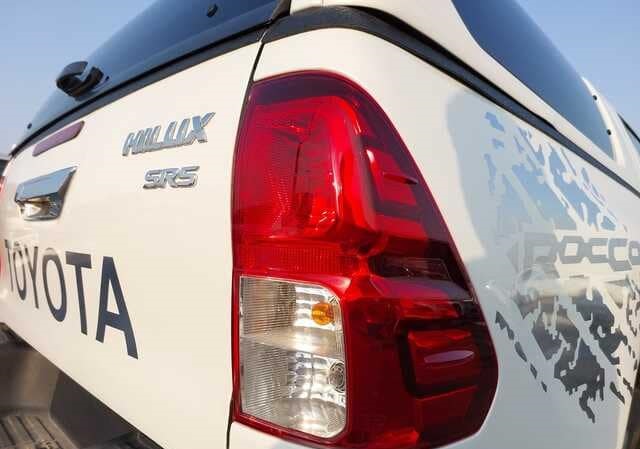 2016 TOYOTA HILUX SR5 WITH CANOPY thumbnail 2