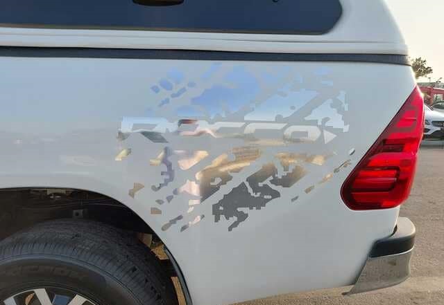 2016 TOYOTA HILUX SR5 WITH CANOPY thumbnail 12