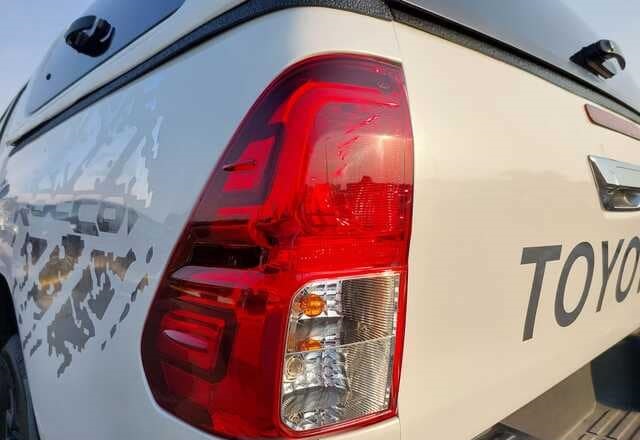 2016 TOYOTA HILUX SR5 WITH CANOPY thumbnail 16
