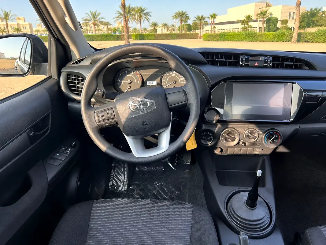Toyota Hilux Double Cab DLX 2.4L 2016 thumbnail 4
