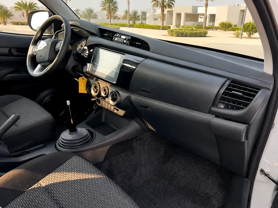 Toyota Hilux Double Cab DLX 2.4L 2016 thumbnail 12