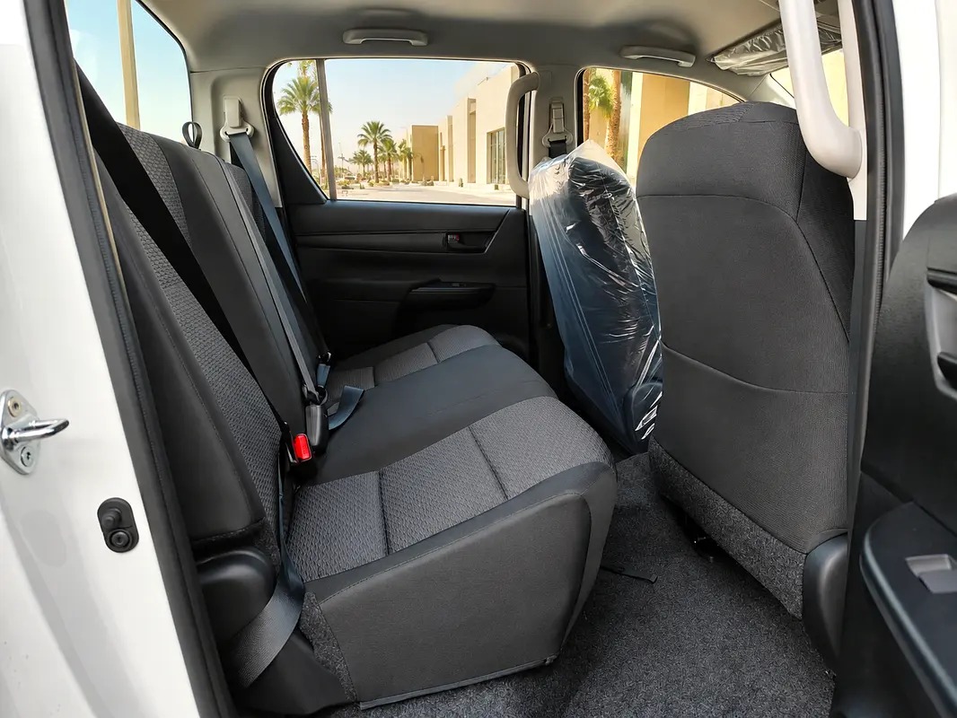 Toyota Hilux Double Cab DLX 2.4L 2016 thumbnail 13