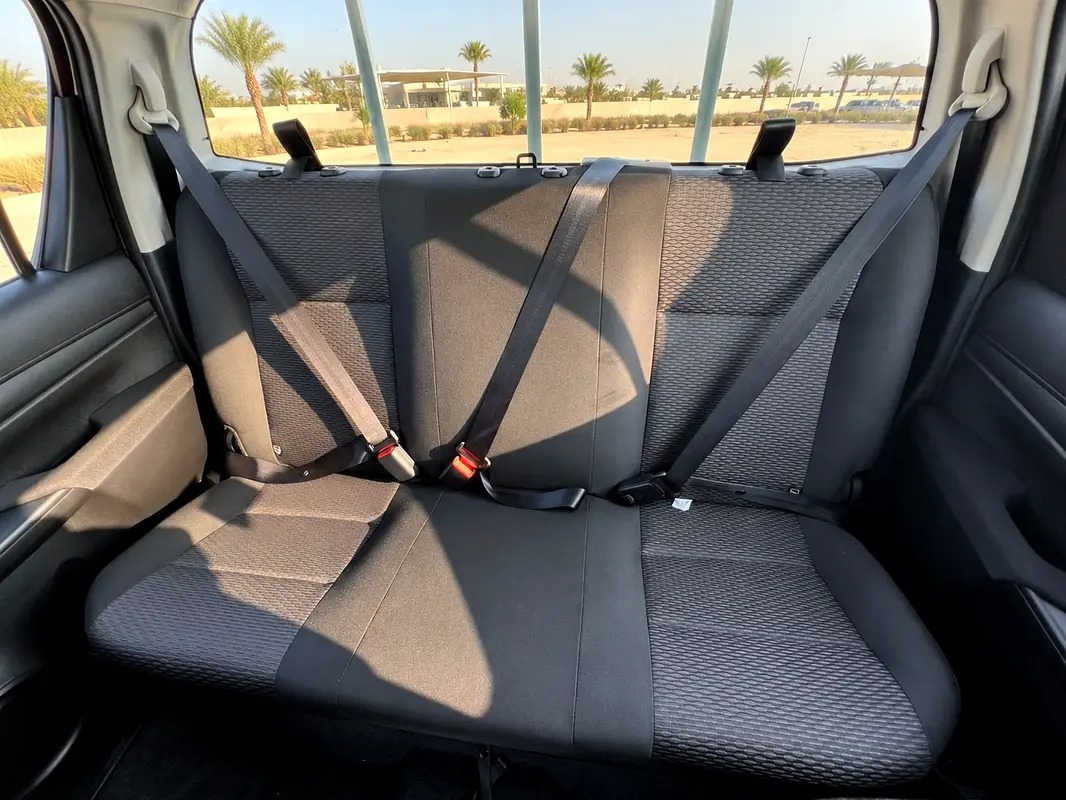 Toyota Hilux Double Cab DLX 2.4L 2016 thumbnail 14