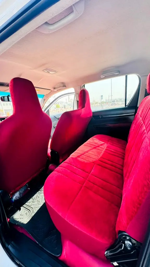 Toyota Hilux Double Cab Diesel 4*4 Manual Pickup DLX thumbnail 15