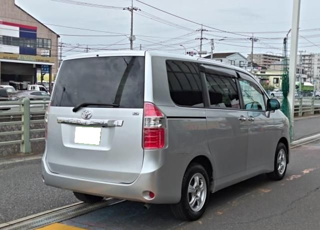 2009 TOYOTA NOAH DBA-ZRR70G 2WD thumbnail 2