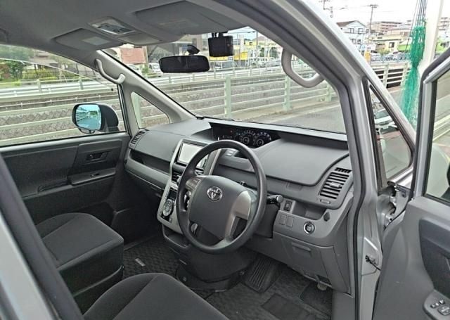 2009 TOYOTA NOAH DBA-ZRR70G 2WD thumbnail 12